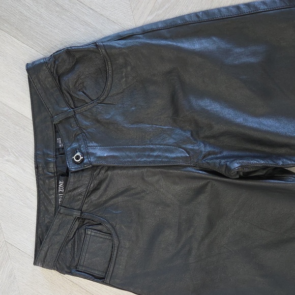 Neutral Zone Womans 100% Black Leather Straight Leg Pants, Size 7/8 - Picture 2 of 6